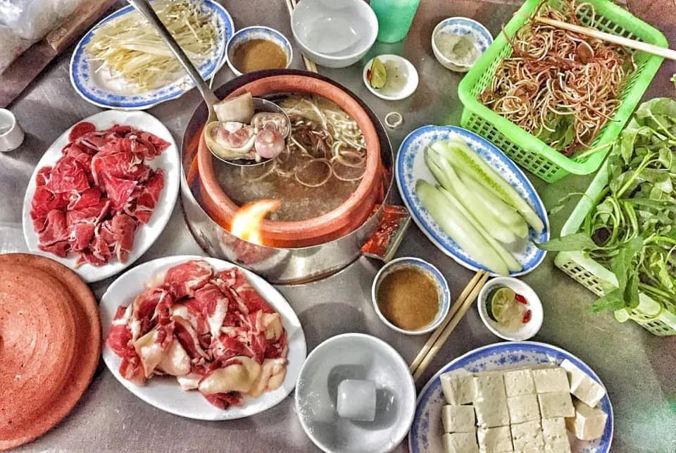Quán lẩu đuôi bò Hạnh Nổ