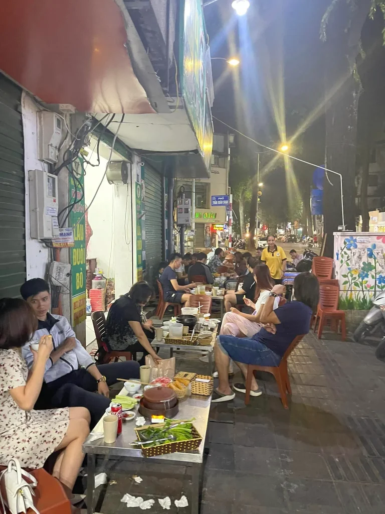 Quán lẩu đuôi bò 28 Lò Đúc