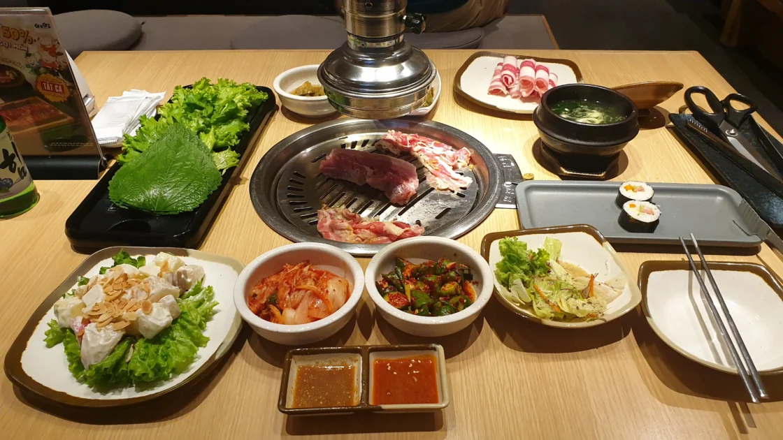 gogi house quan su 3