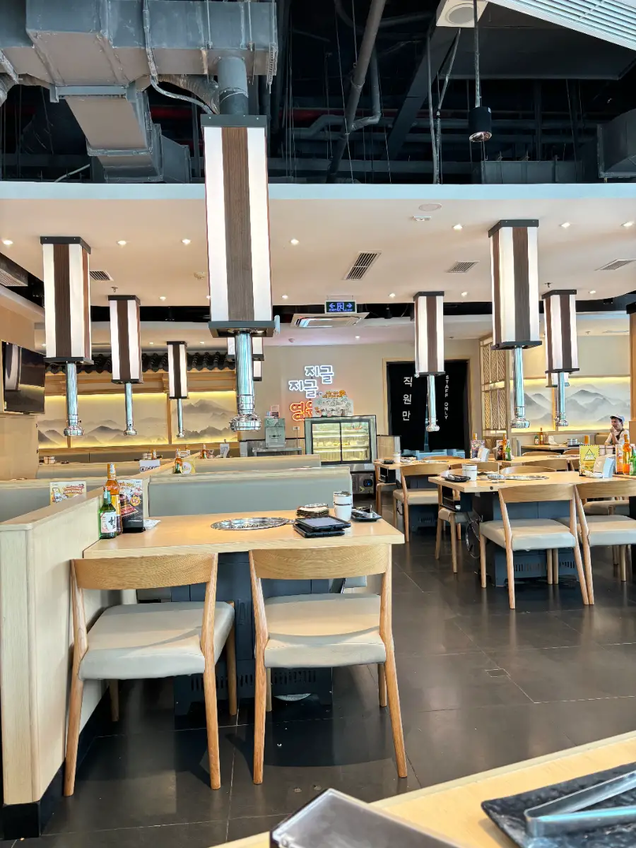 gogi house lac long quan 5