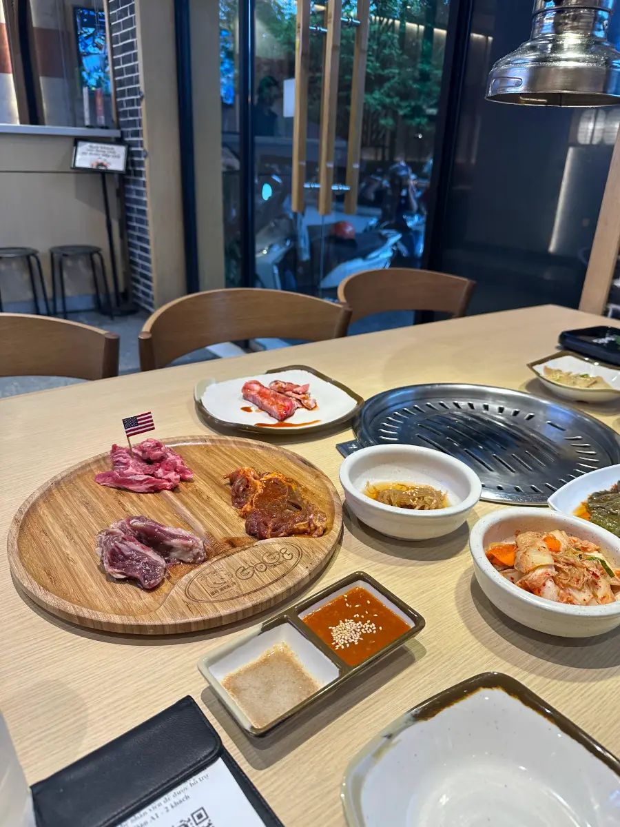 gogi house van quan 4