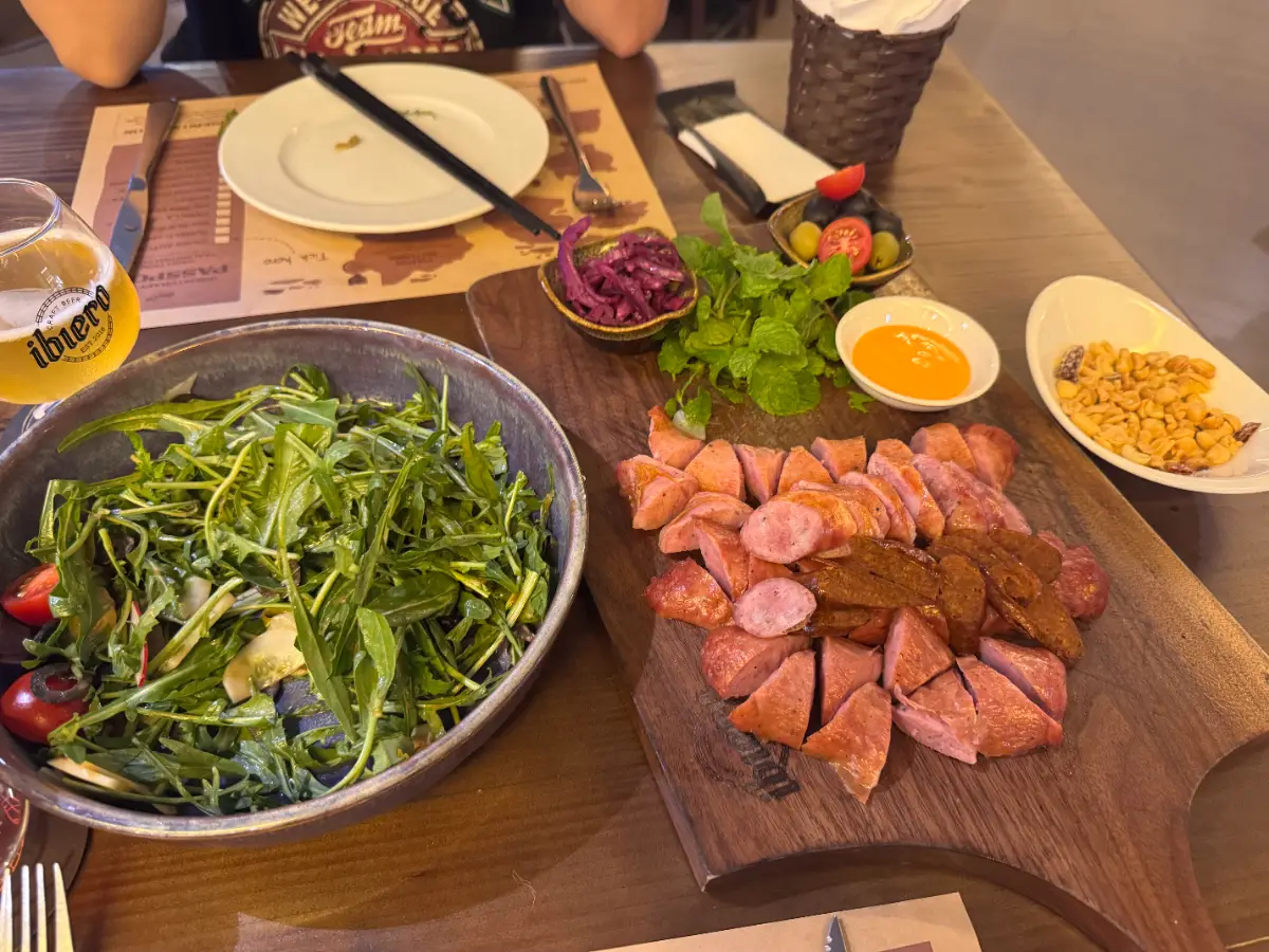 quan buffet le van luong 10
