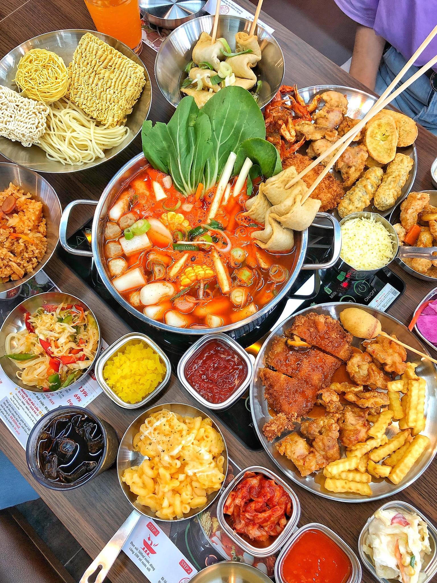 quan buffet le van luong 7